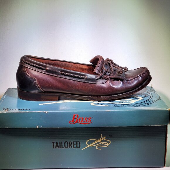 VINTAGE  BASS WEEJUNS..ROBERT.. KILTIE WITH BOW STYLE TASSELS..RARE ITEM..1990\'S main image 4